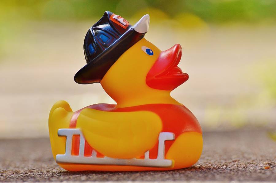 rubber-duck-quietscheente-bath-duck-fire-1361289.jpg